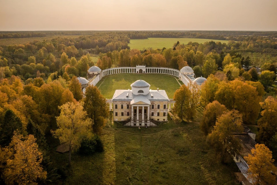 Усадьба Знаменское-Раёк. Дворцово-парковый ансамбль, созданный Львовым. Фото: Вадим Разумов.