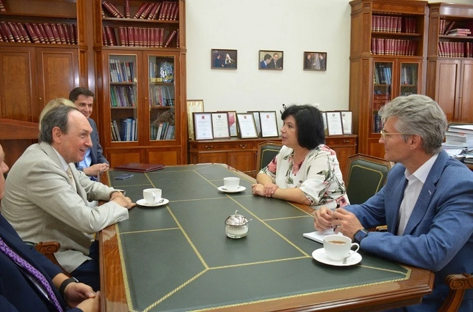 Первый заместитель главы комитета Госдумы по международным делам ...