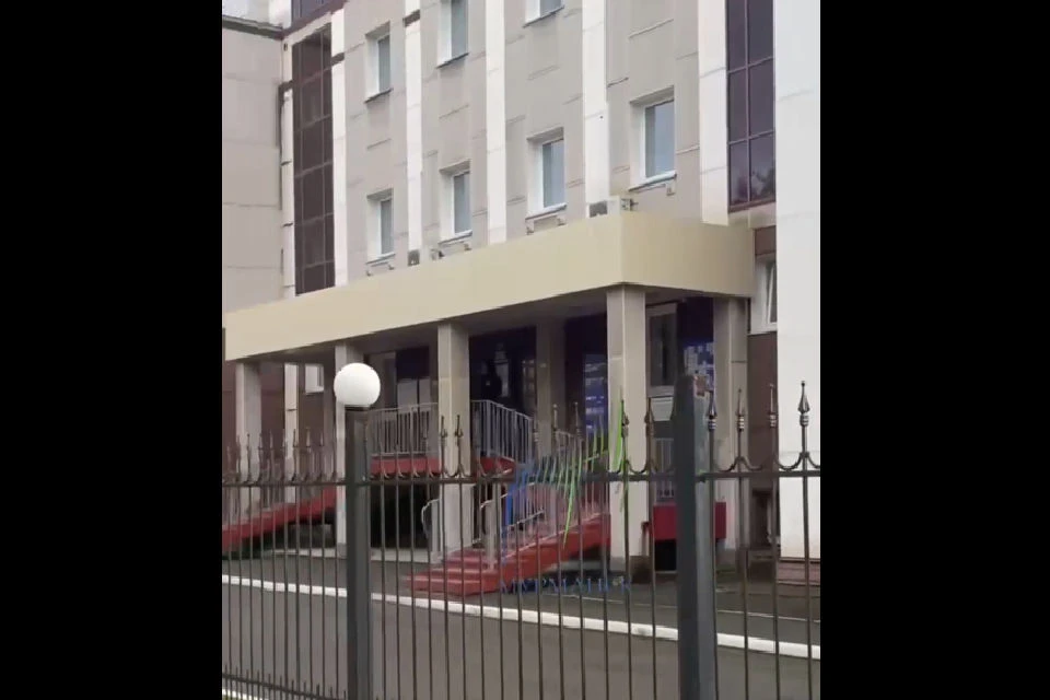 Все посетители и работники эвакуированы. Фото: скрин видео t.me/groupmurmansk