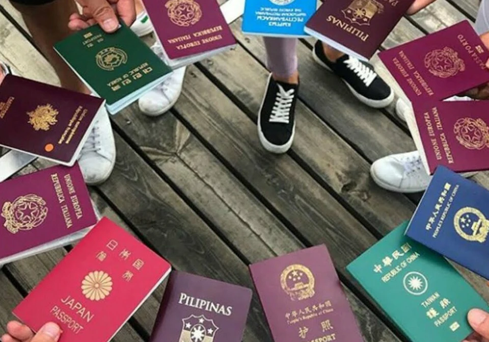 Белорусов обяжут сообщать о другой гражданстве. Фото: travel247.ru