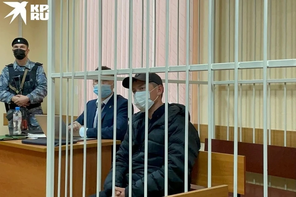 Адвокат директора от комментариев отказался.