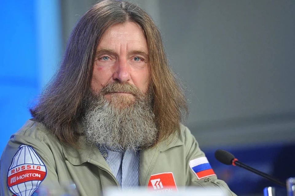Федор Конюхов с группой экстремалов отправился из Иркутска в пустыню Гоби на мотоциклах.