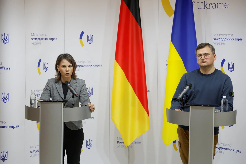 Анналена Бербок и Дмитрий Кулеба