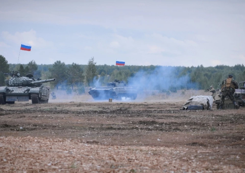 Реконструкторы воспроизвели бои разных времен. Фото: Алексей Потапов.