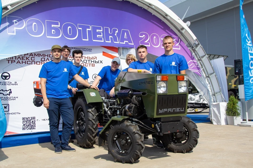 Радиоуправляемый трактор уже демонстрировали на выставке. Фото: Кванториум / ВКонтакте