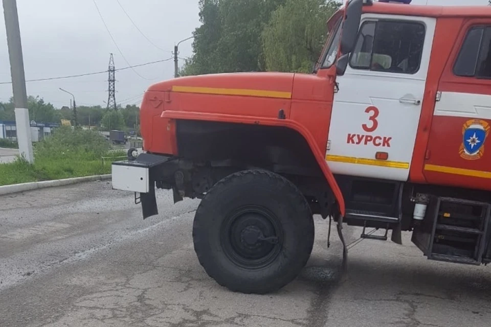 Автомобиль загорелся около 12 часов дня