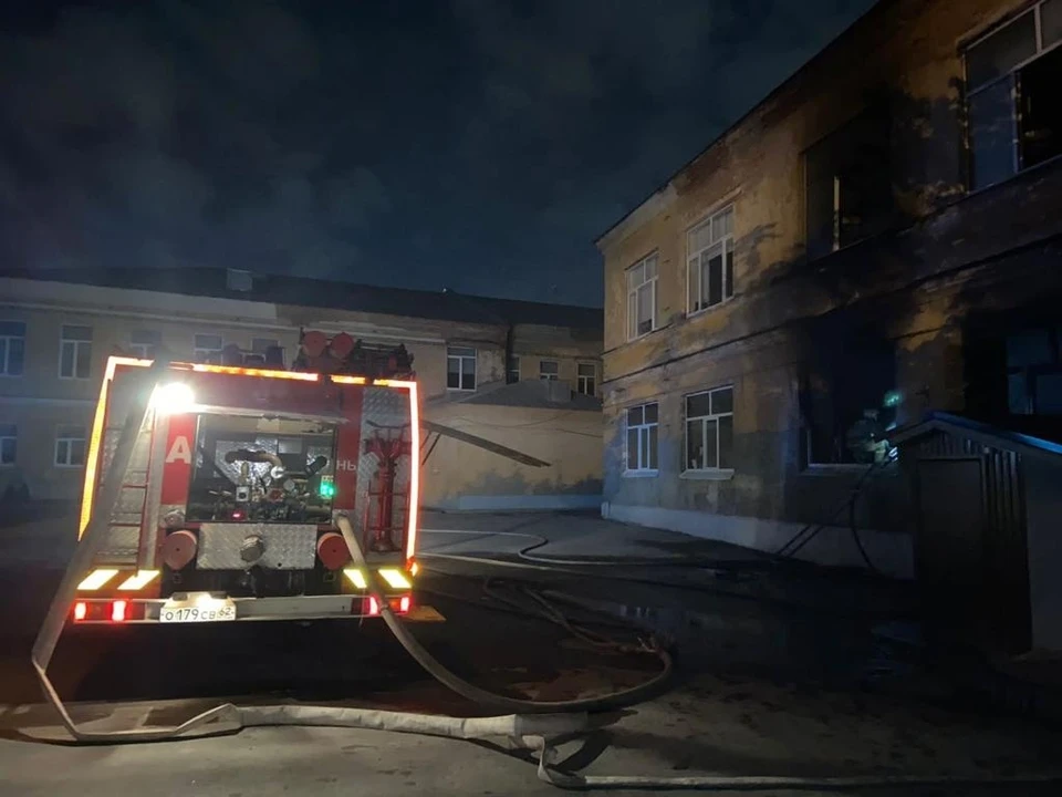 Появилось видео с пожара в школе №7 в центре Рязани.