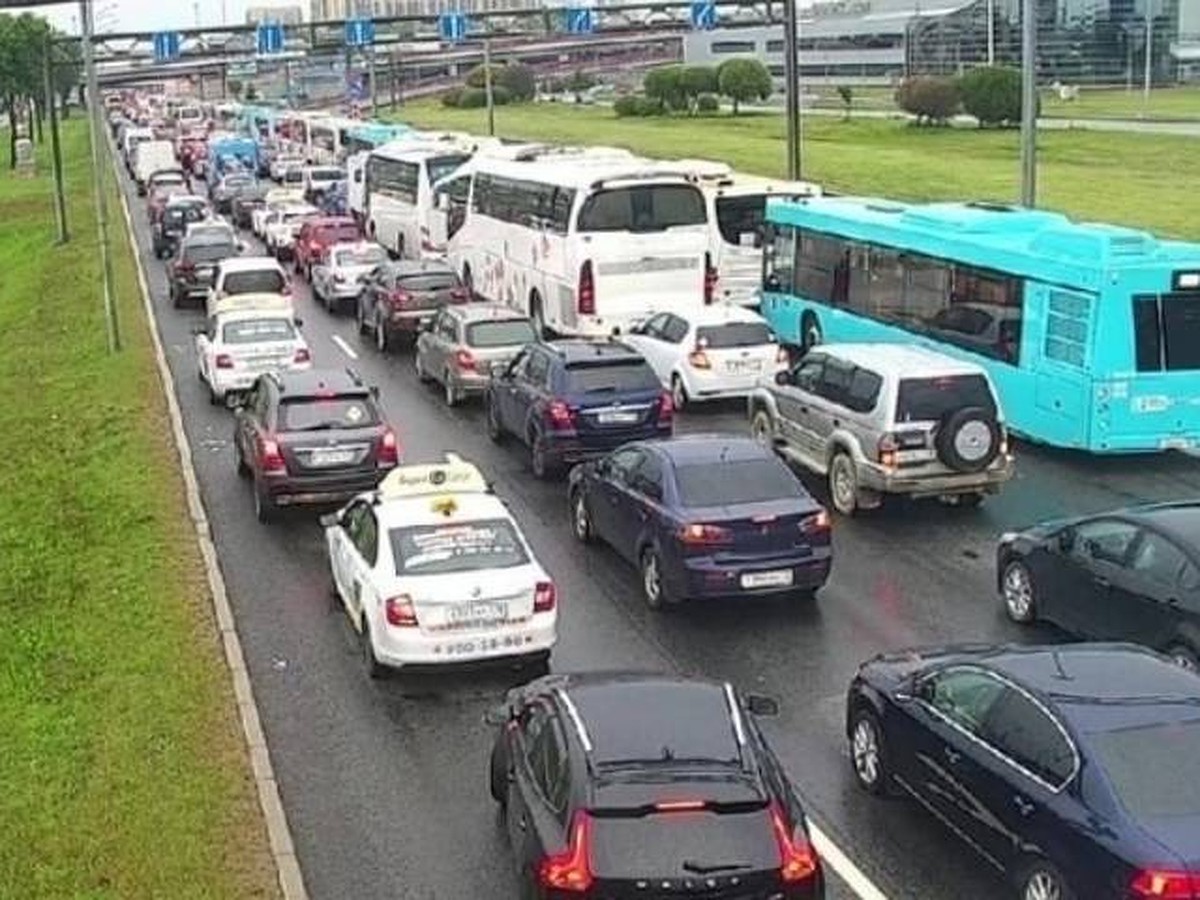 Пробка на Пулковском шоссе в Санкт-Петербурге 14 сентября 2022: чтослучилось, фото, видео, как уехать - KP.RU