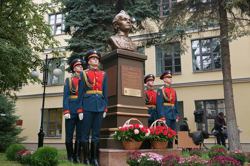 Памятник Суворову В Петербурге Фото