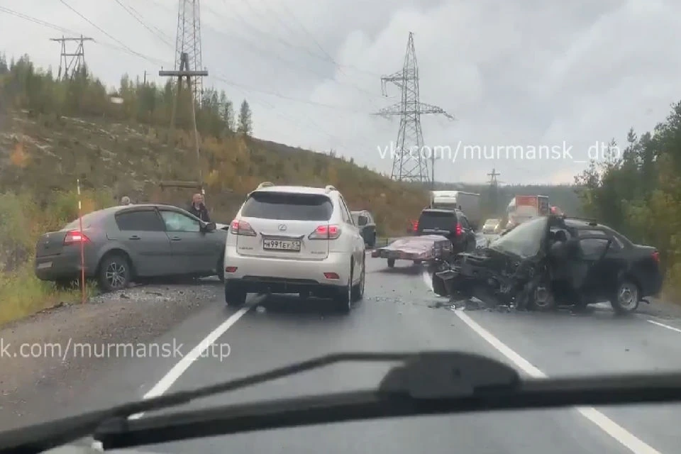 В ДТП водитель отечественного автомобиля погиб на месте, водитель Renault получил травмы. Фото: скрин видео