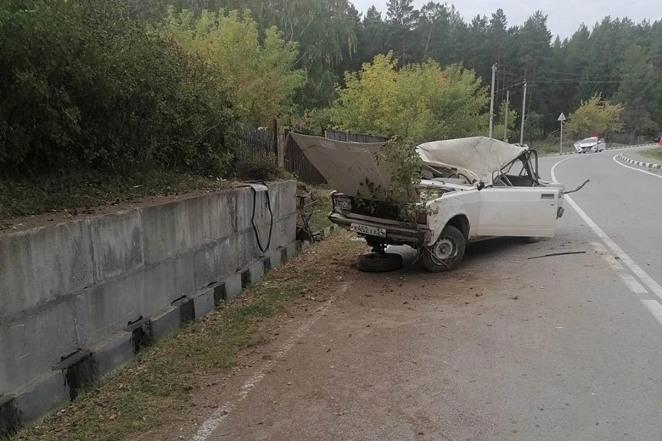 В деревне под Новосибирском в ДТП погиб 48-летний пассажир «ВАЗа». Фото: ГИБДД по НСО.