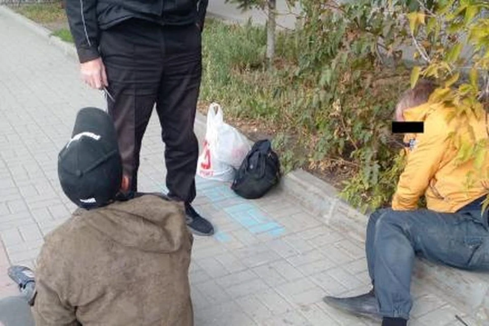 Два вора пытались уйти от погони на троллейбусе №8 в Новосибирске. Фото: АБ «Гвардия»