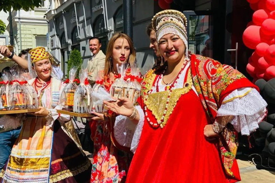 Выходного дня ростов. Фестиваль купечества Ростов. Фестиваль в городском саду 2022 Ростов на Дону. Ростов фестиваль купечества «в городском саду». Праздник города Ростов.