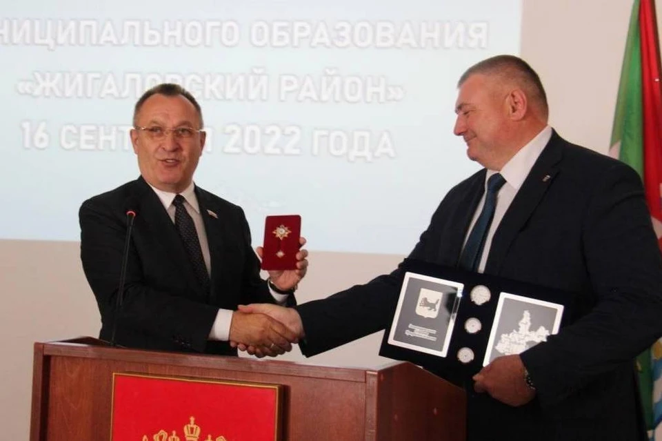 Мэр Жигаловского района Игорь Федоровский официально вступил в должность.Фото: ИРО ЕР