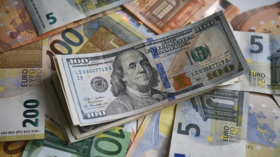 Молдаване, работающие за границей, стали отправлять домой меньше денег. Фото:соцсети