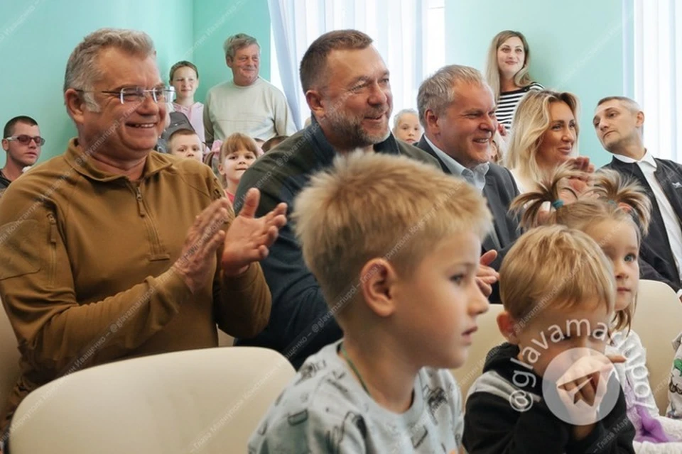 Взрослые и малыши не скрывали радости. Фото: ТГ/Иващенко