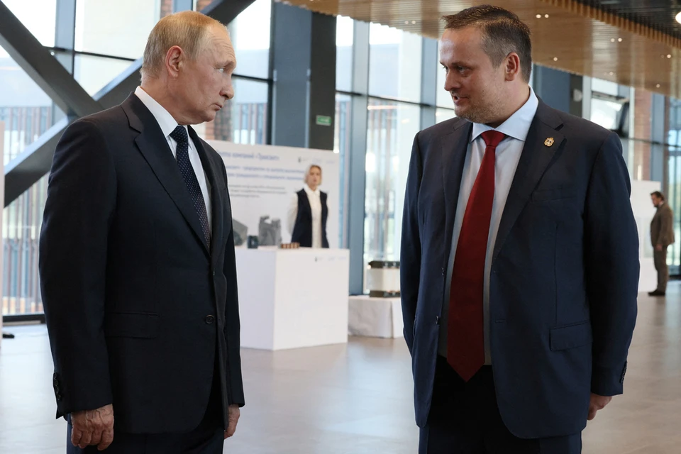 Russian President Vladimir Putin and Governor of the Novgorod Region Andrey Nikitin