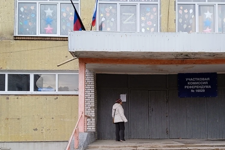 Референдум под жесточайшими обстрелами. Как прошел второй день голосования в ДНР