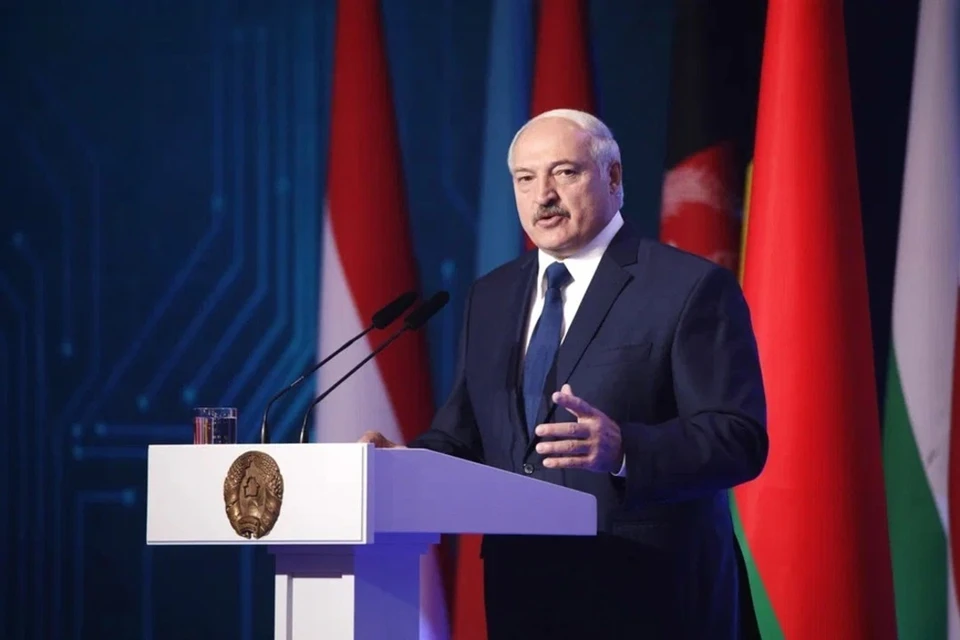 Лукашенко уверен, что у Беларуси купят удобрения и продукты, несмотря на санкции.