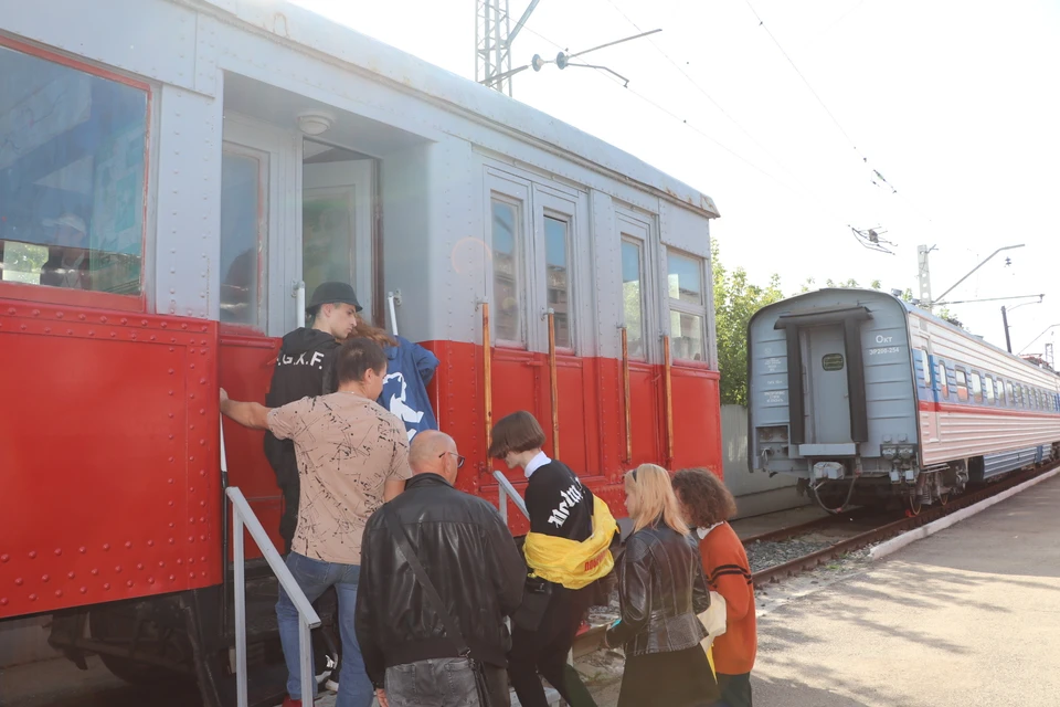 В Самаре ребята из «Молодой гвардии» и добровольцы посетили музей ж/д техники / Фото: Единая Россия