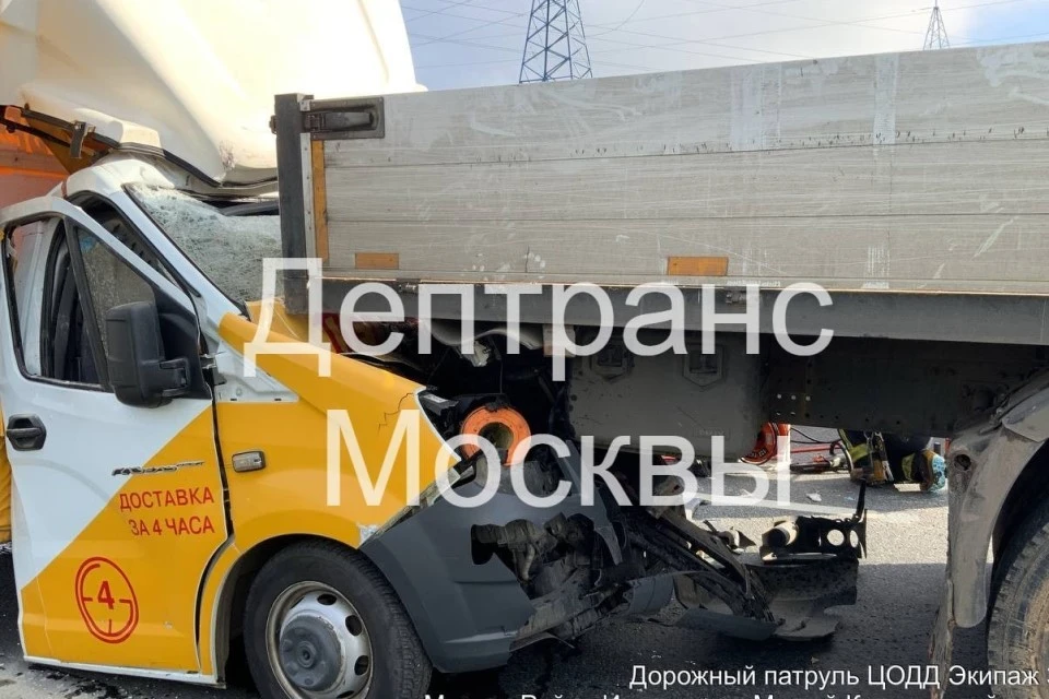 Из-за аварии движение между Щелковским шоссе и шоссе Энтузиастов на МКАД сильно затруднено