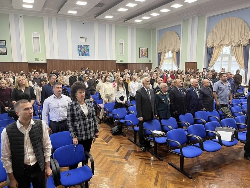 Участники конференции почтили память погибших в Ижевске минутой молчания