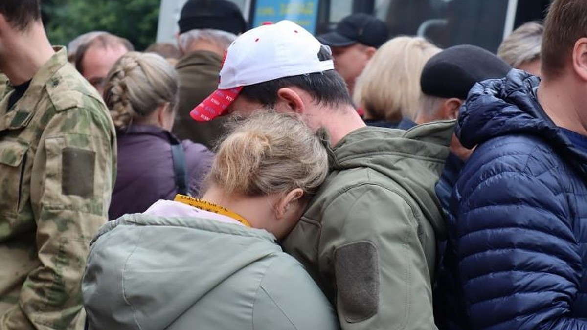 Мобилизованным курянам рекомендуют взять с собой теплое белье, перчатки и  продукты на два дня - KP.RU