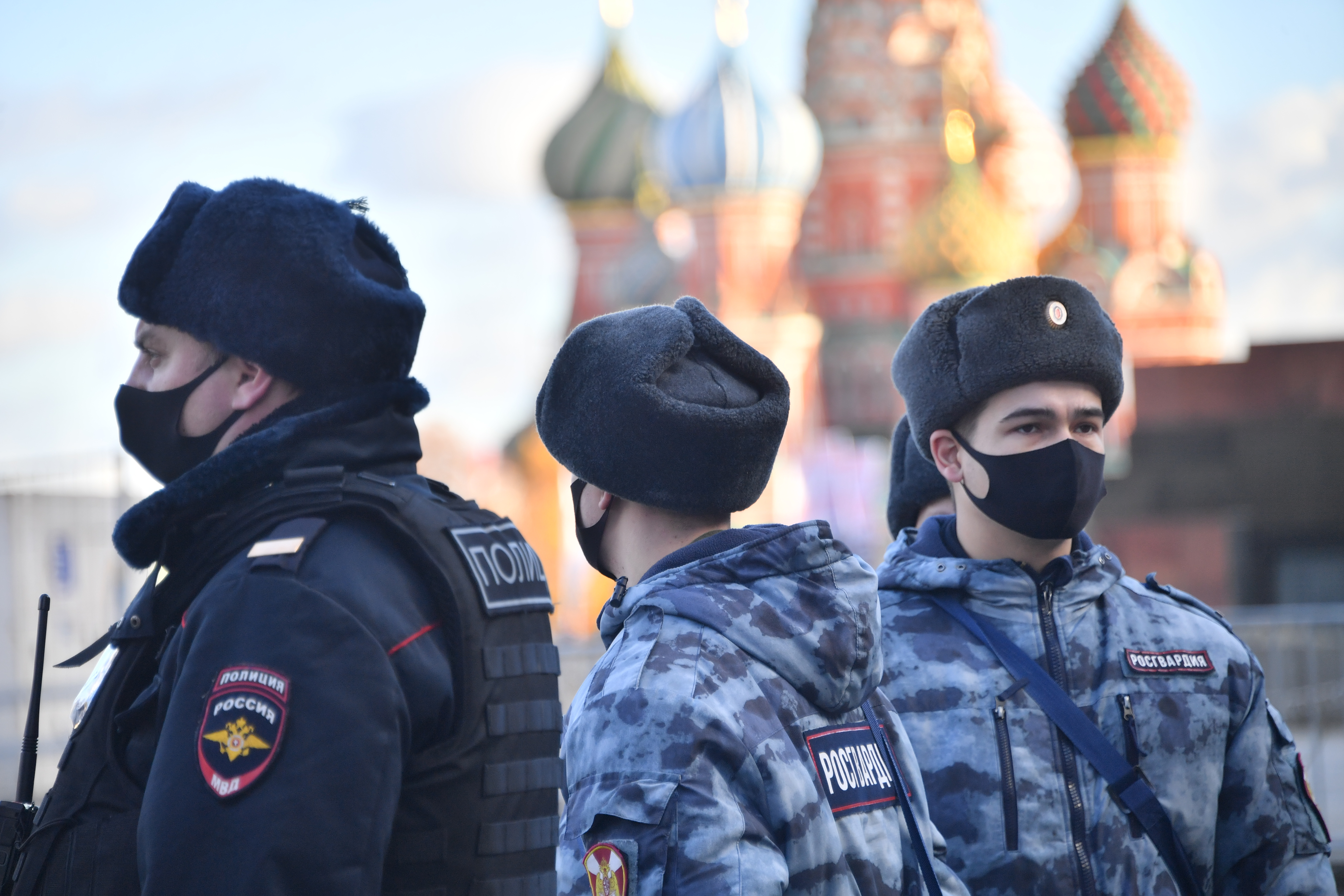 Правительство России установило надбавку к зарплате некоторых категорий силовиков