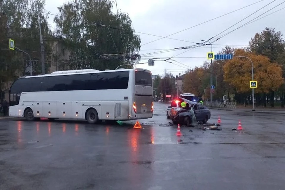 По предварительным данным, на перекрестке один из водителей не уступил дорогу другому. Фото: Госавтоинспекция Марий Эл