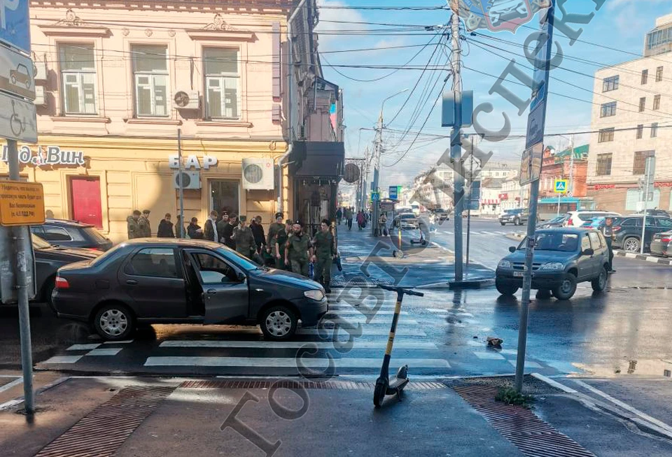 В центре Тулы автомобилист на Fiat сбил 16-летнюю девушку на самокате