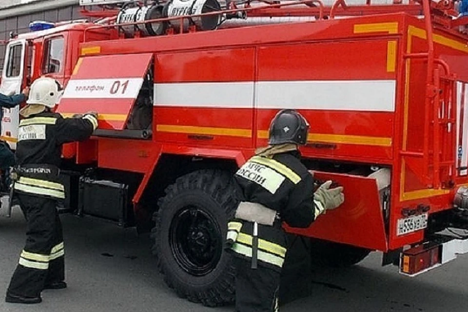 Причину возникновения пожара предстоит установить дознавателям Госпожнадзора.