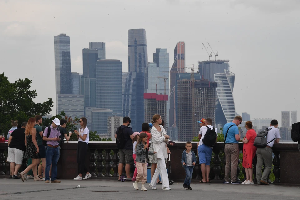 Последние новости москва 2023. Смотровая площадка на Воробьевых горах. Москва будущего. Москва в будущем. Галерея Воробьевы горы.