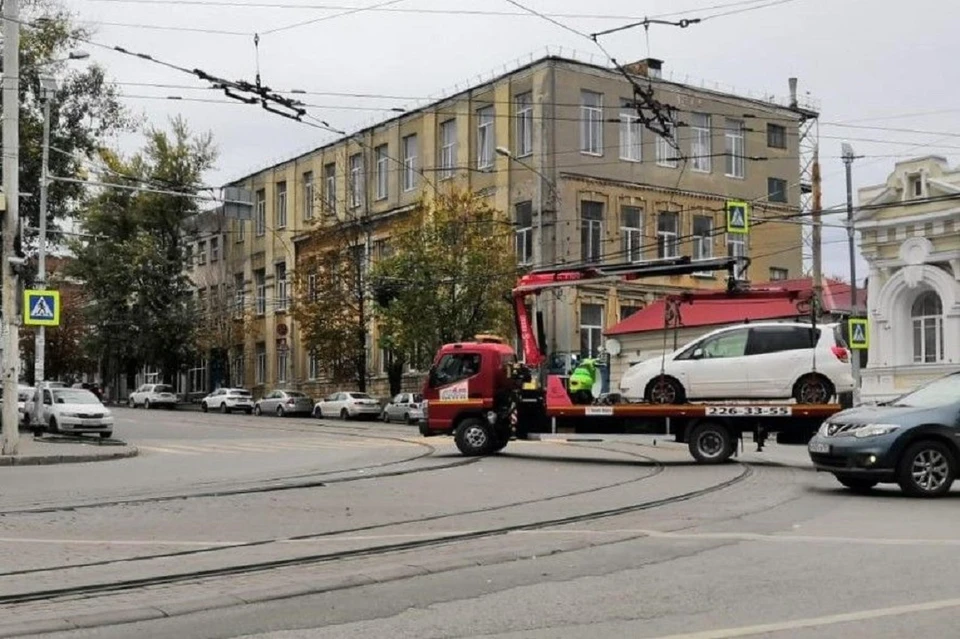 Ростов вчера. Движение транспортных средств. Ростов. Красноказарменная стоянка эвакуированных. Ростов на Дону в ноябре фото.