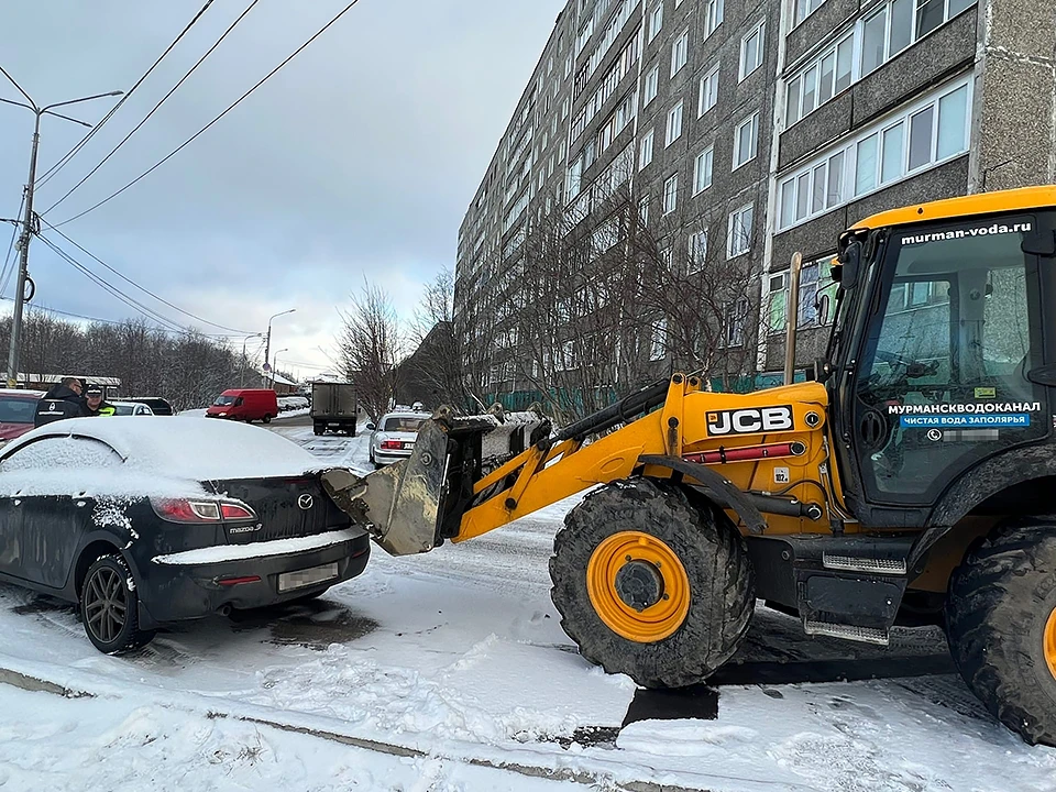 Обидное ДТП случилось 21 октября на проспекте Героев-североморцев в Мурманск. Фото: vk.com/murmansk_dtp51