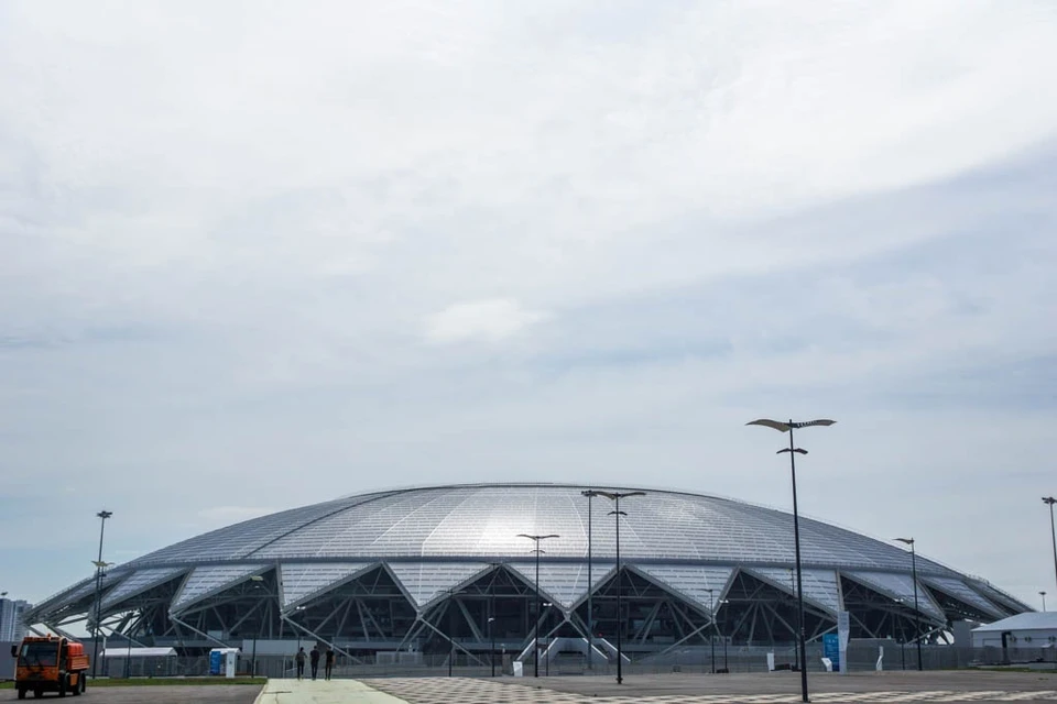 Площадь парковки составляет 27,5 тысяч квадратных метров.