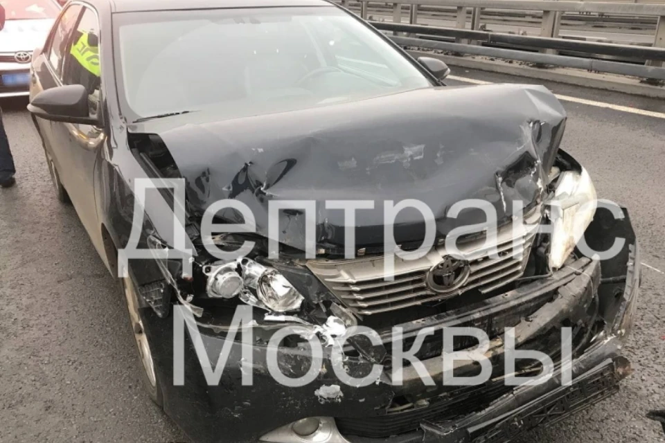 Тройное ДТП произошло на внешней стороне ТТК в Москве
