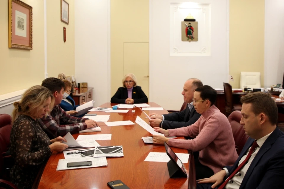 Вопрос строительства новой поликлиники в Шлаковом обсудили в гордуме.