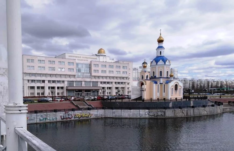 Никакой документ для передвижения не нужен.