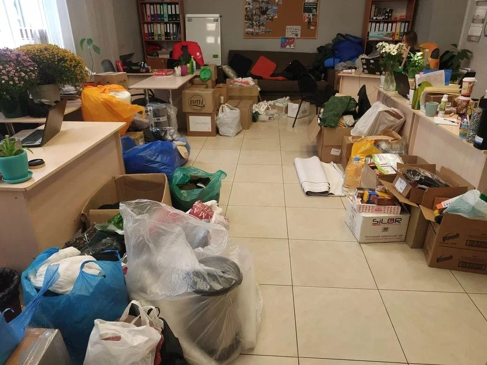 Кабинет в штабе " Мы вместе" превратился в склад.