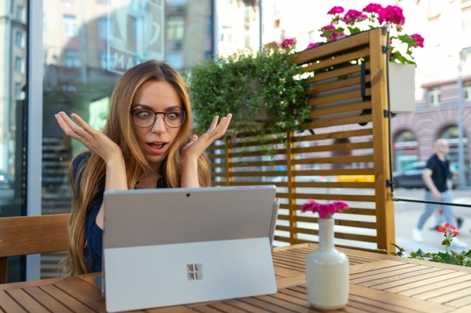 Видео активно обсуждают в Telegram.