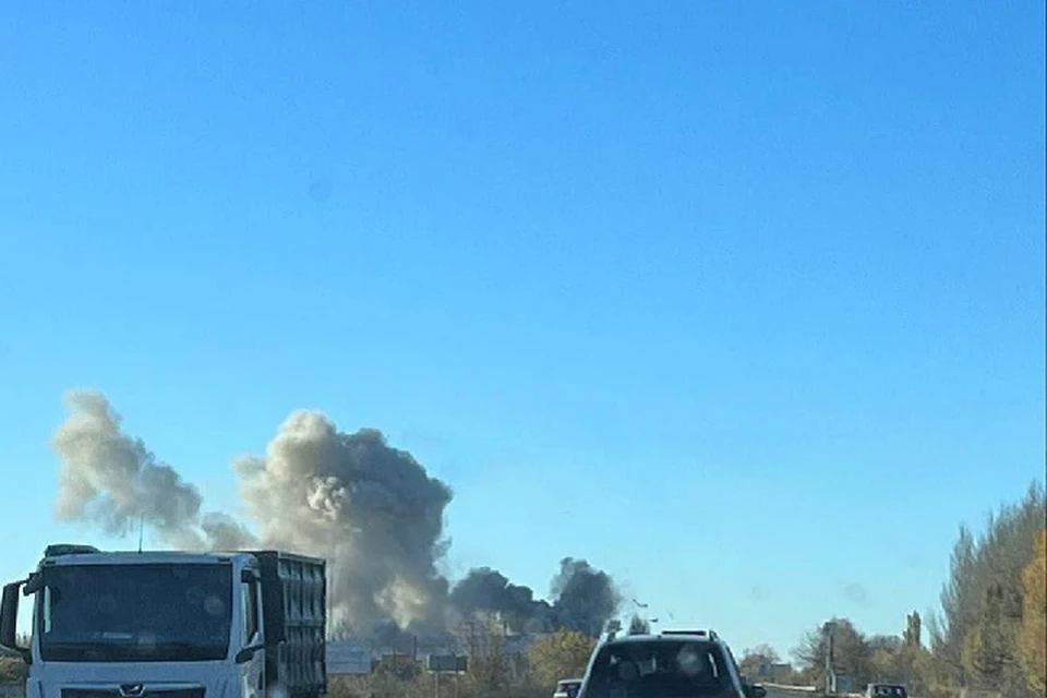 Очевидцы сообщают о прилетах по гражданской дороге. Фото: t.me/RtrDonetsk