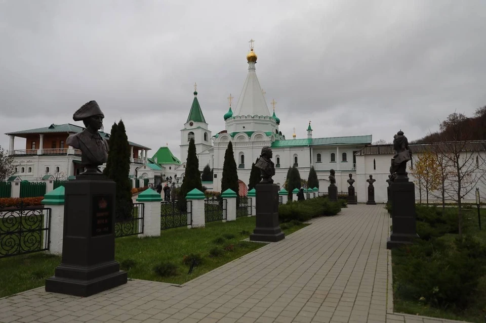 Аллея Рюриковичей открыта на территории Печерского монастыря в Нижнем Новгороде ФОТО: телеграм-канал Глеба Никитина