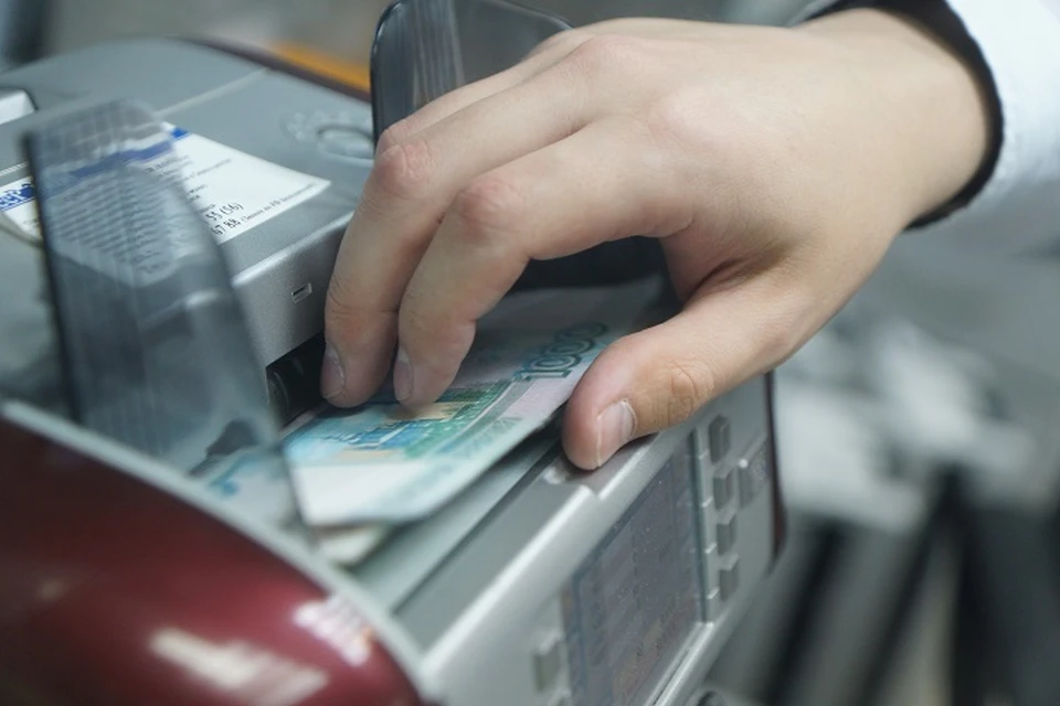Преподаватель хабаровского вуза перевела мошенникам 5,4 миллиона рублей