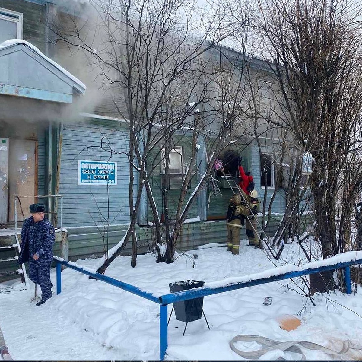 В Губкинском жителей многоквартирного дома эвакуировали из-за пожара - KP.RU