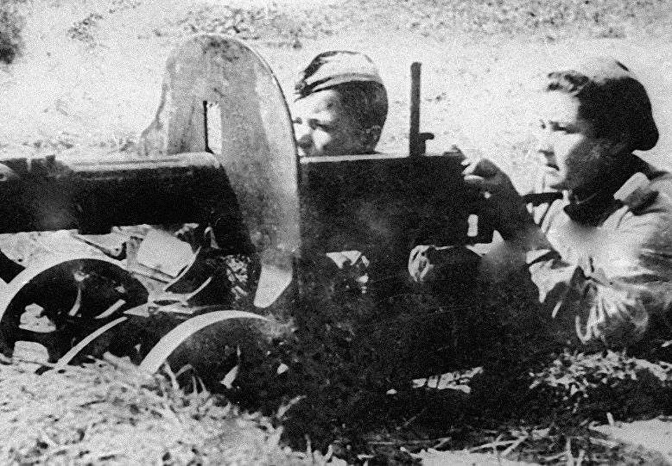 Сержант-пулеметчик 16-й Литовской дивизии в бою.