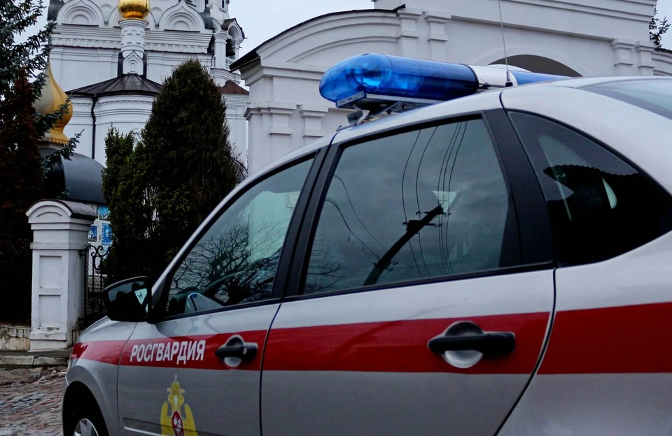 Патруль задержал нарушительницу. Фото: пресс-служба ГУ Росгвардии по Республике Крым и г. Севастополю.