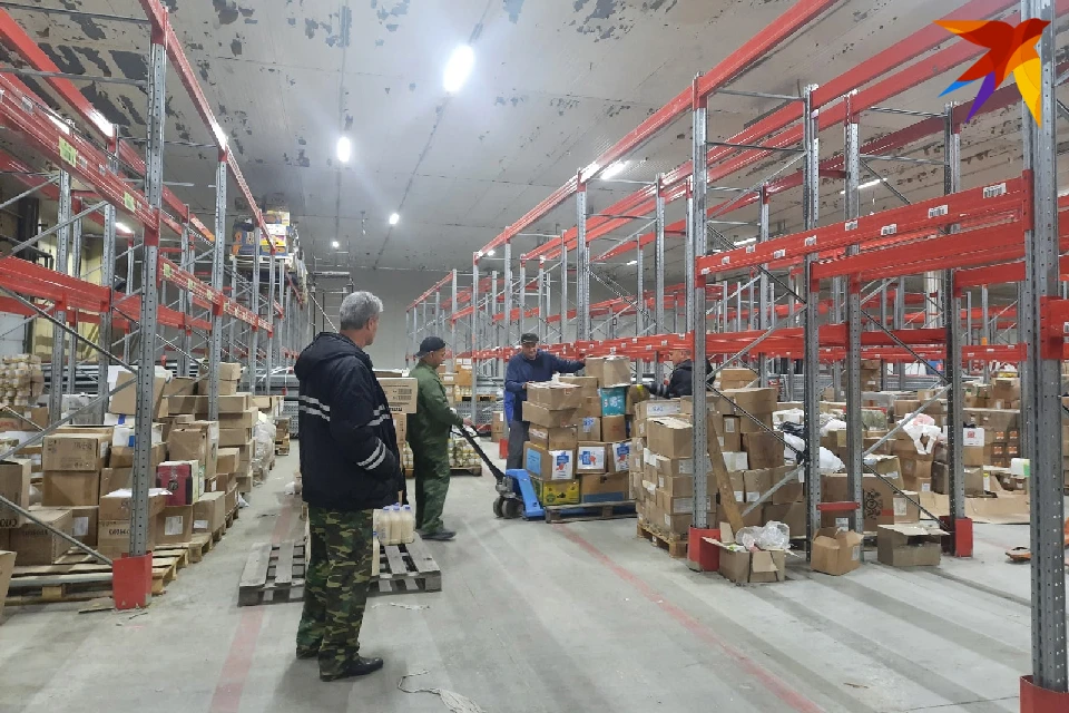 Только в последнюю поездку для встречи с мобилизованными привезли 17 тонн амуниции.