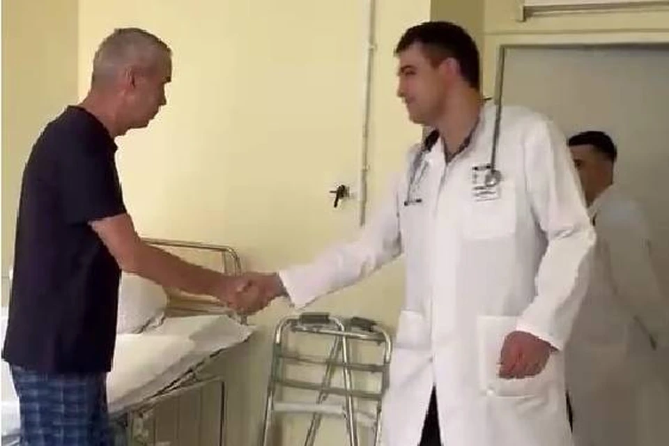 «Возвращение из ниоткуда»: раненный во время стрельбы военком из Усть-Илимска поблагодарил врачей за спасение. Фото: правительство Иркутской области
