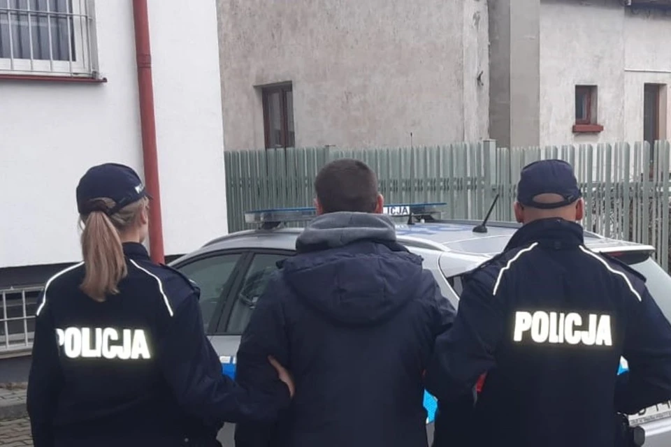 Полиция задержала двух белорусов в Польше, укравших товар у водителя прямо на таможне. Фото: biala-podlaska.policja.gov.pl