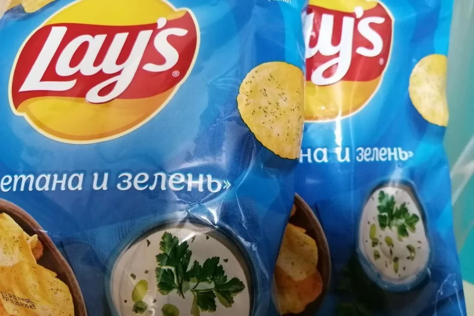 На полки магазинов возвращаются чипсы Lay’s. Фото: архив «КП»